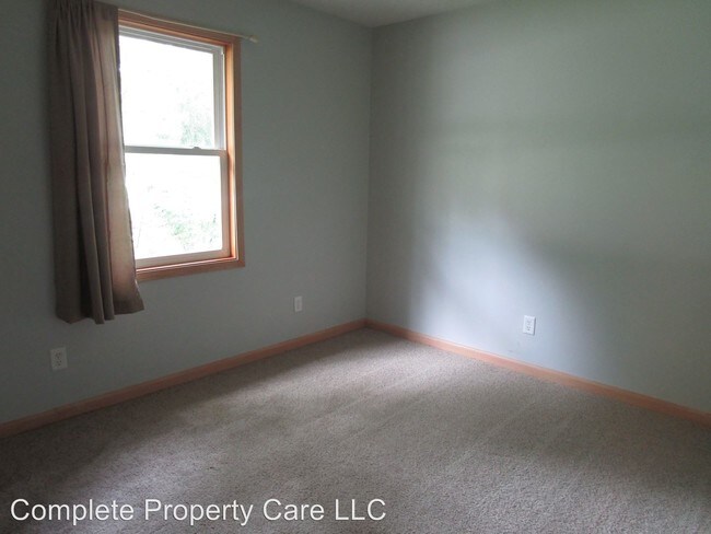 Building Photo - 3 br, 1.5 bath House - 1601 E Dartmouth Ave