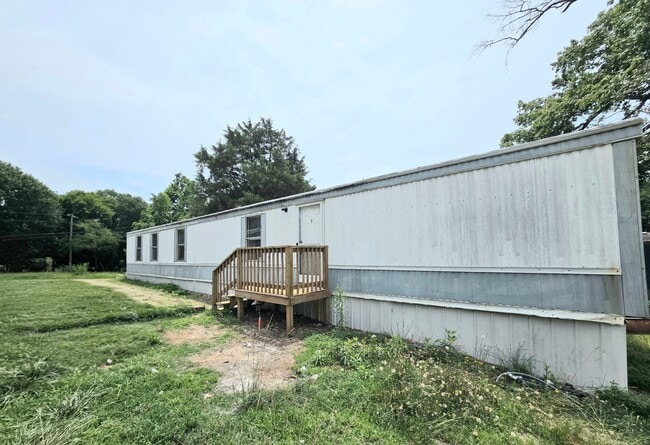 Building Photo - 1114 Lavender Rd