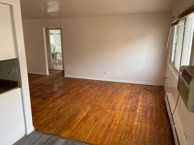 Building Photo - 4300 N Keystone Ave