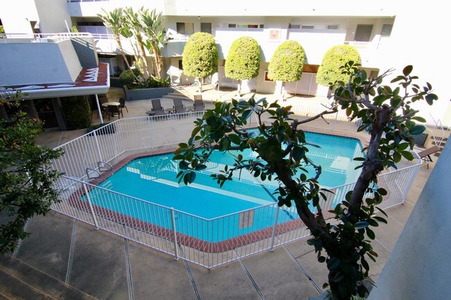 Foto del edificio - 1 bedroom in Encino CA 91316