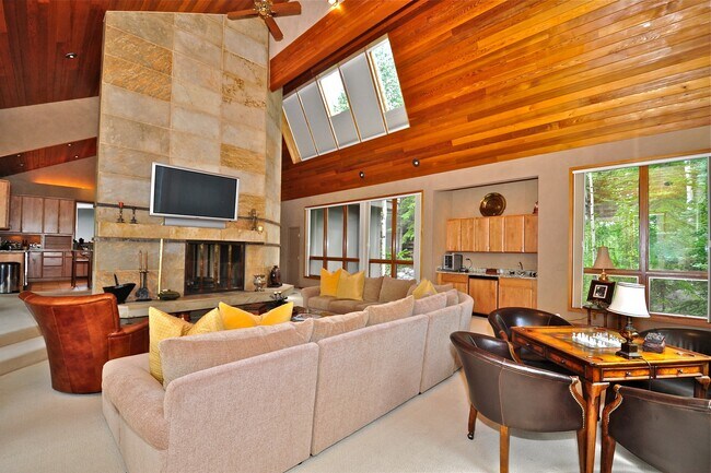 Foto del edificio - 491 Edgewood Ln