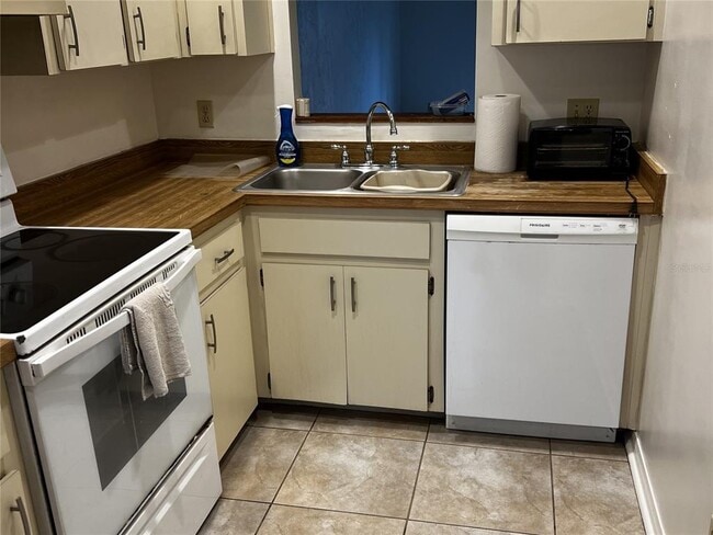 Foto del edificio - 3401 NW 52nd Terrace