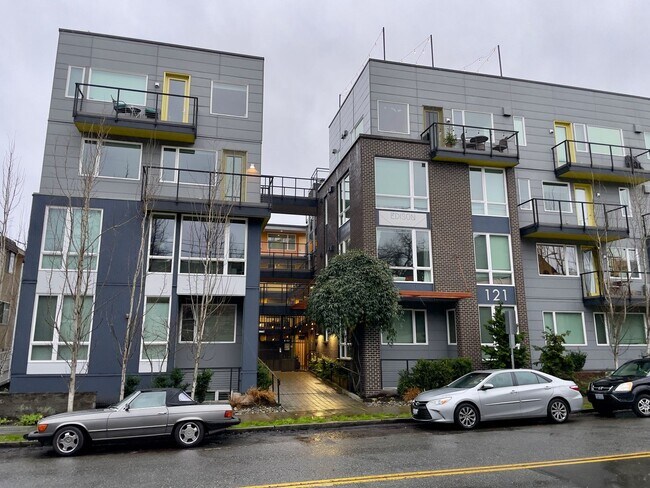 Foto del edificio - 121 12th Ave E