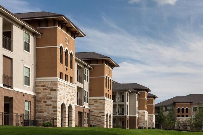 Foto del edificio - 5500 State Hwy 121