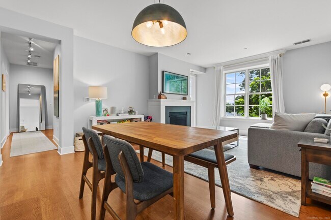 Foto del edificio - 77 Havemeyer Ln