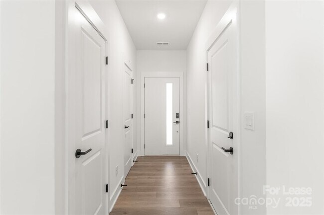 Foto del edificio - 2823 Coronet Way