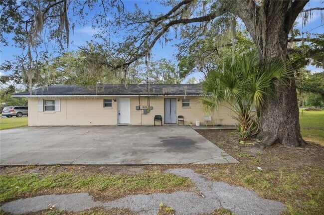Building Photo - 421 NE 26th Ct