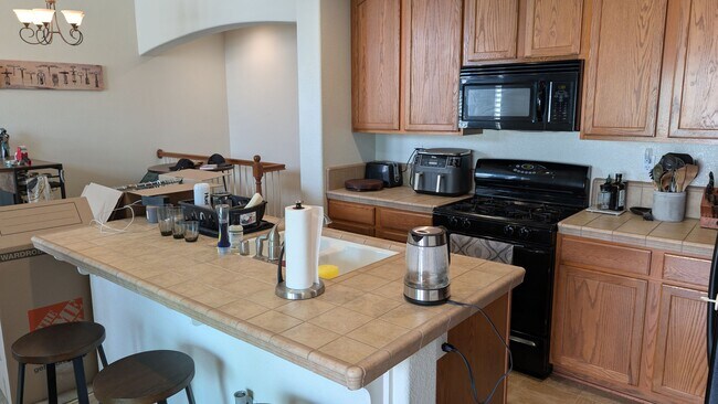 Foto del edificio - WELCOME HOME! Available 2 Bedroom 2 Bath Located in Elk Grove! Contact us today!!!