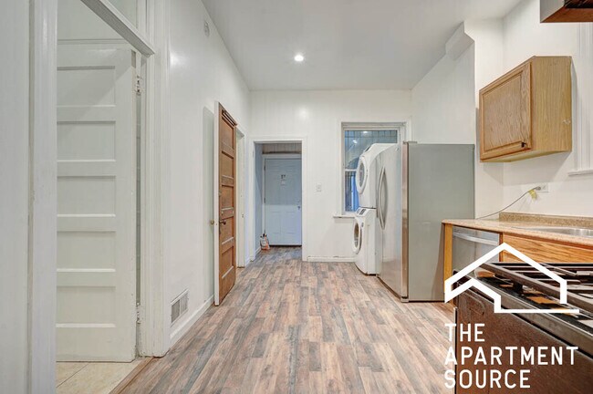 Building Photo - 4736 S Prairie Ave