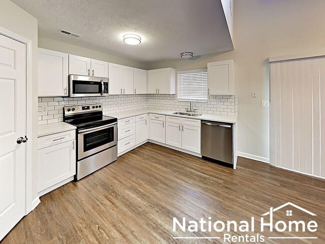 Building Photo - 10175 Corinth Way