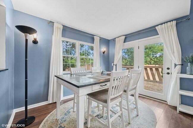 Foto del edificio - 627 Ascot Ln