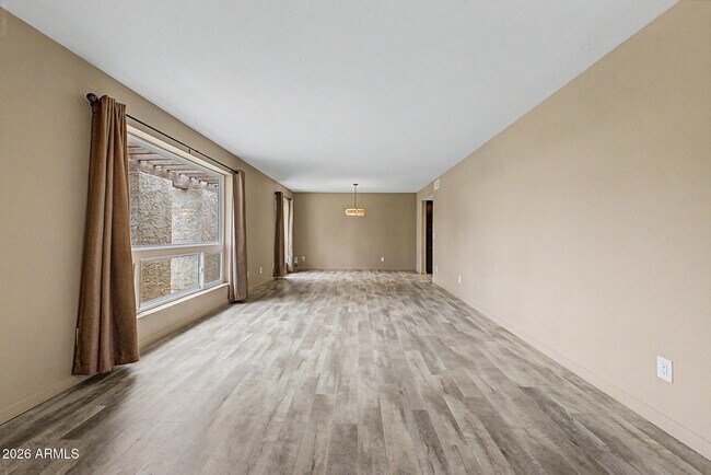Foto del edificio - 8430 N 80th Pl