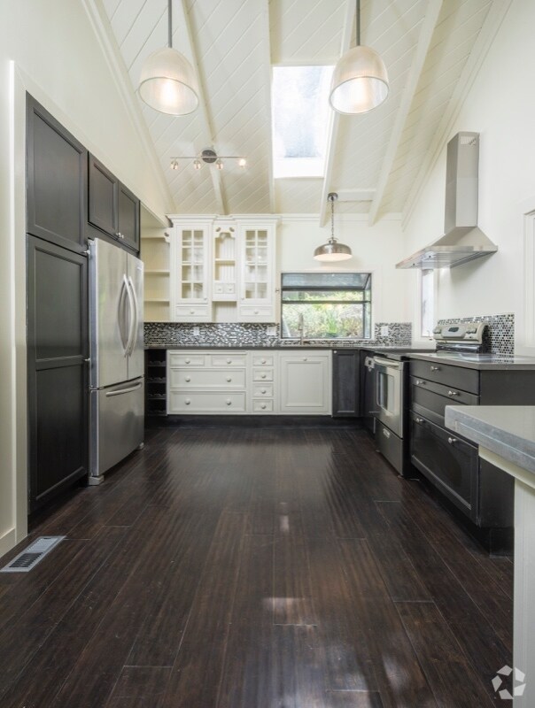 Apartments For Rent in Woodacre CA with Hardwood Floors 2 Rentals