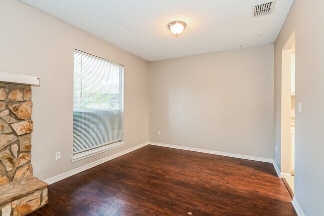 Building Photo - 11702 Tanager Dr