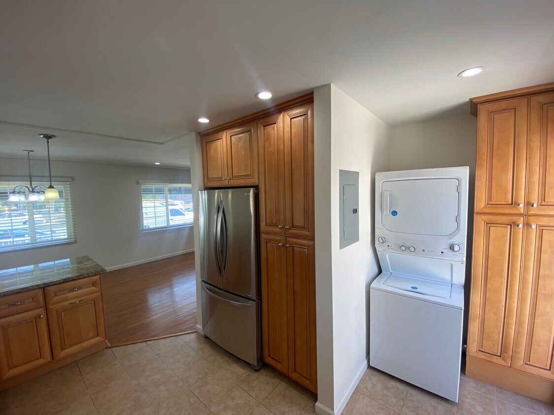 Foto principal - 4526 Wightman St