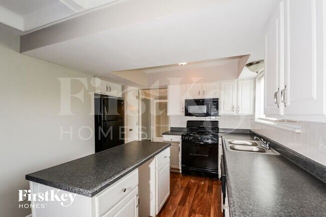 Foto del edificio - 920 Tree Trails Ln