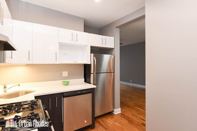 Foto del edificio - 625 W Cornelia Ave