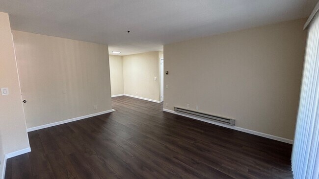 Foto del edificio - 15065 Hesperian Blvd