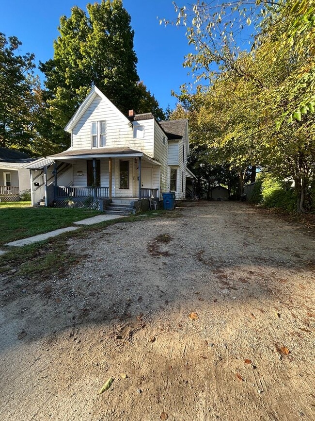 Building Photo - 210 S 4th St Building Photo - 210 S 4th St