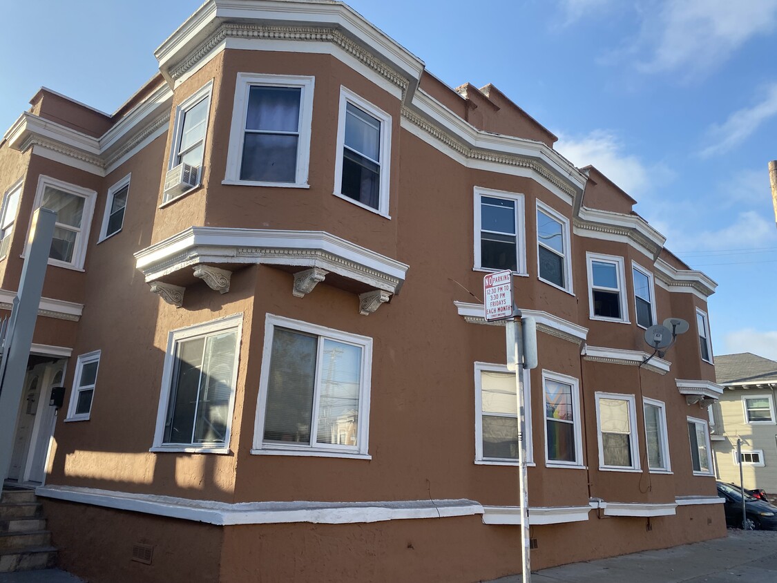 Primary Photo - 2839 West St