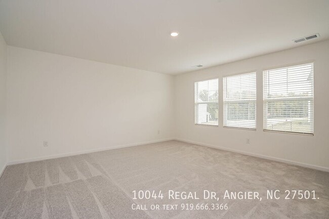 Building Photo - 10044 Regal Dr