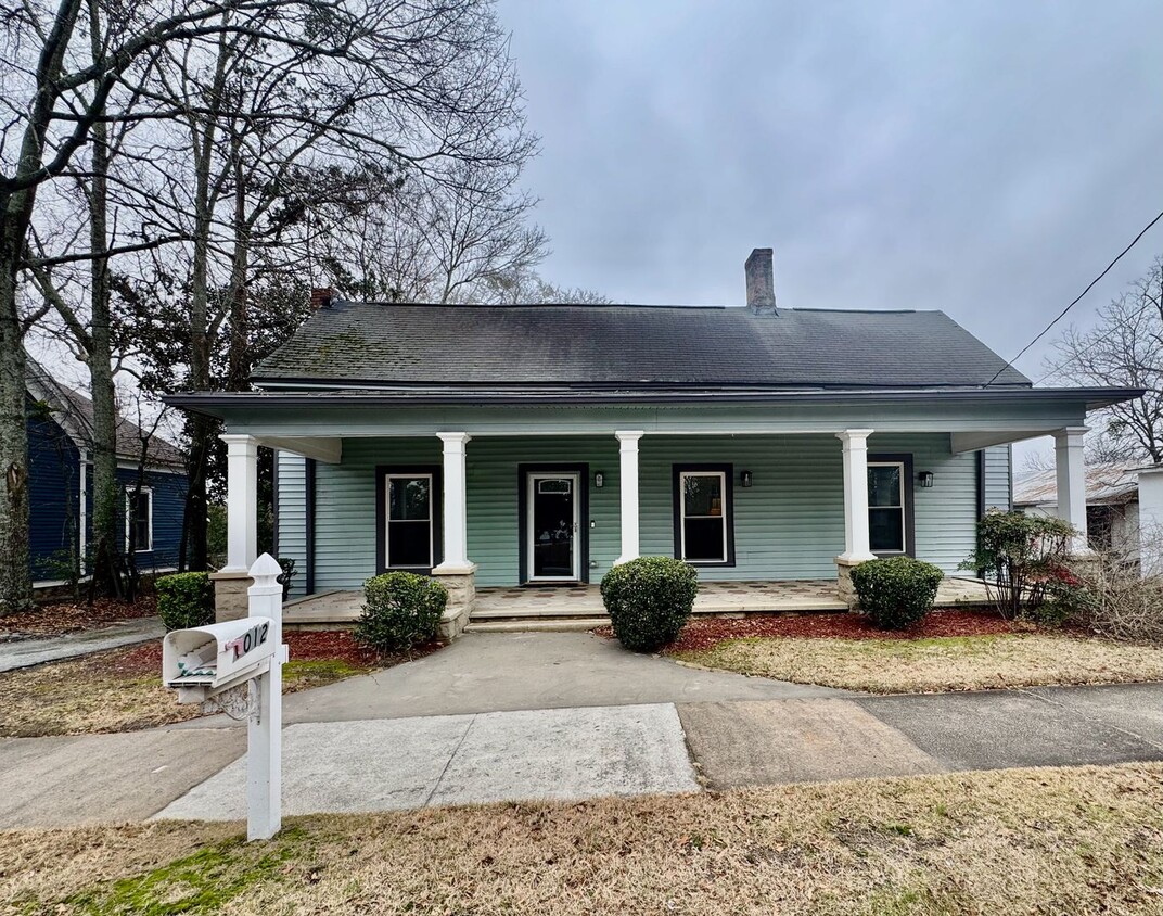 Primary Photo - Completely Renovated Historic Home in Olde...