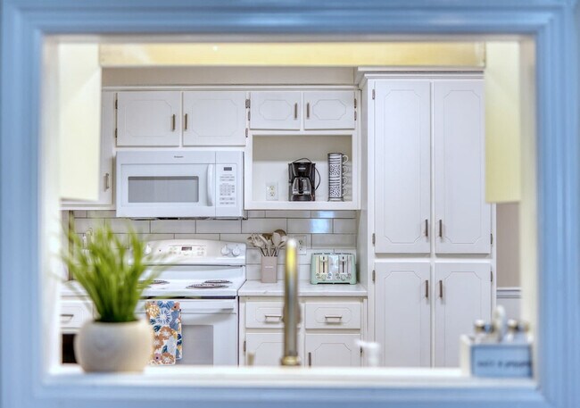 Building Photo - 4956 Daybreak Ln