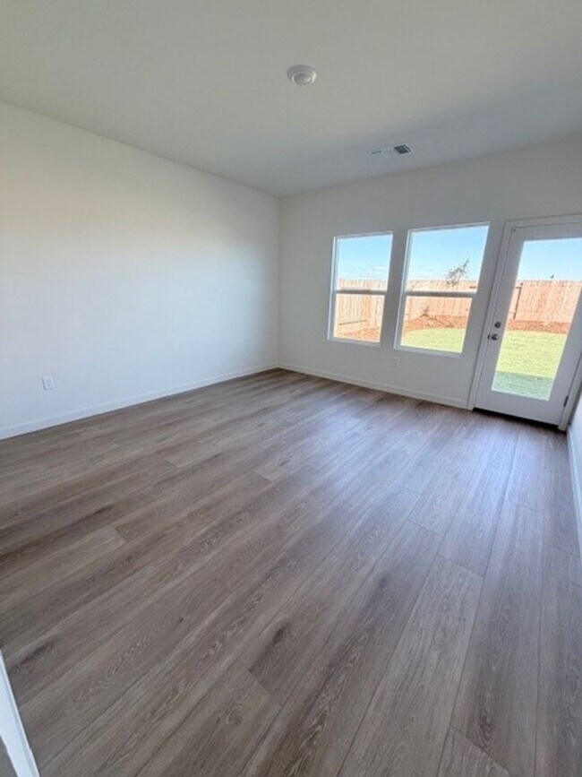 Foto del edificio - 7414 Cryosphere St