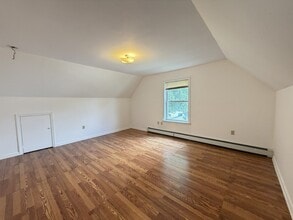Building Photo - 422 Prospect St