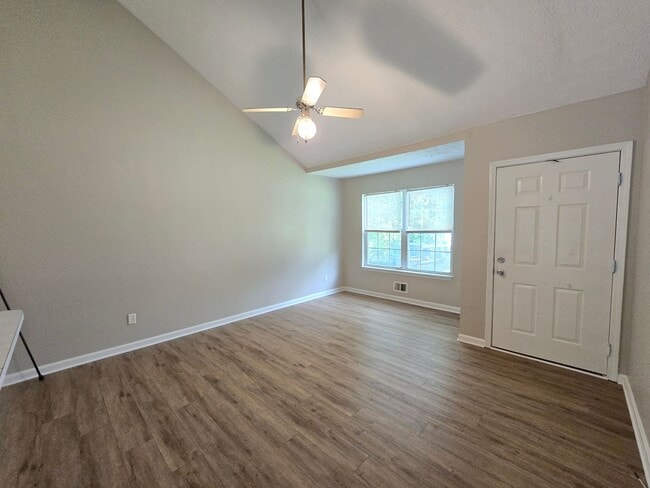 Building Photo - FOR RENT! Jeffersontown! 3 Bedrooms, 2 Full Bathrooms. $1,599/month. NEWer Paint, NEWer Hardwood ...