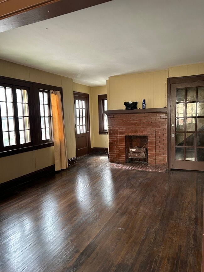 Building Photo - 228 McCormick Pl