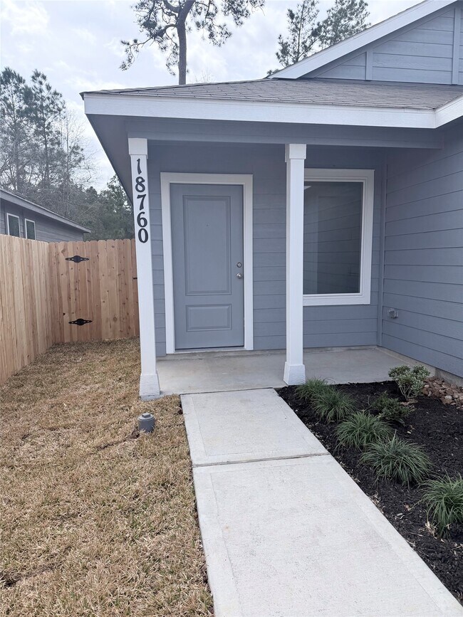 Building Photo - 18760 LOOM Dr