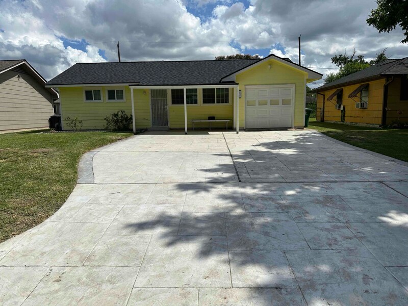 Foto principal - 6427 Feldspar St