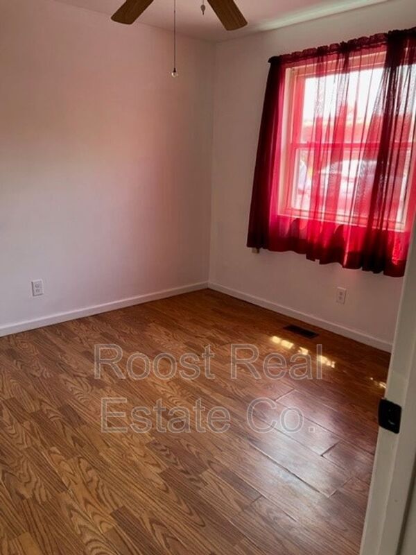 Foto del edificio - 2408-2414 Red Coach Dr