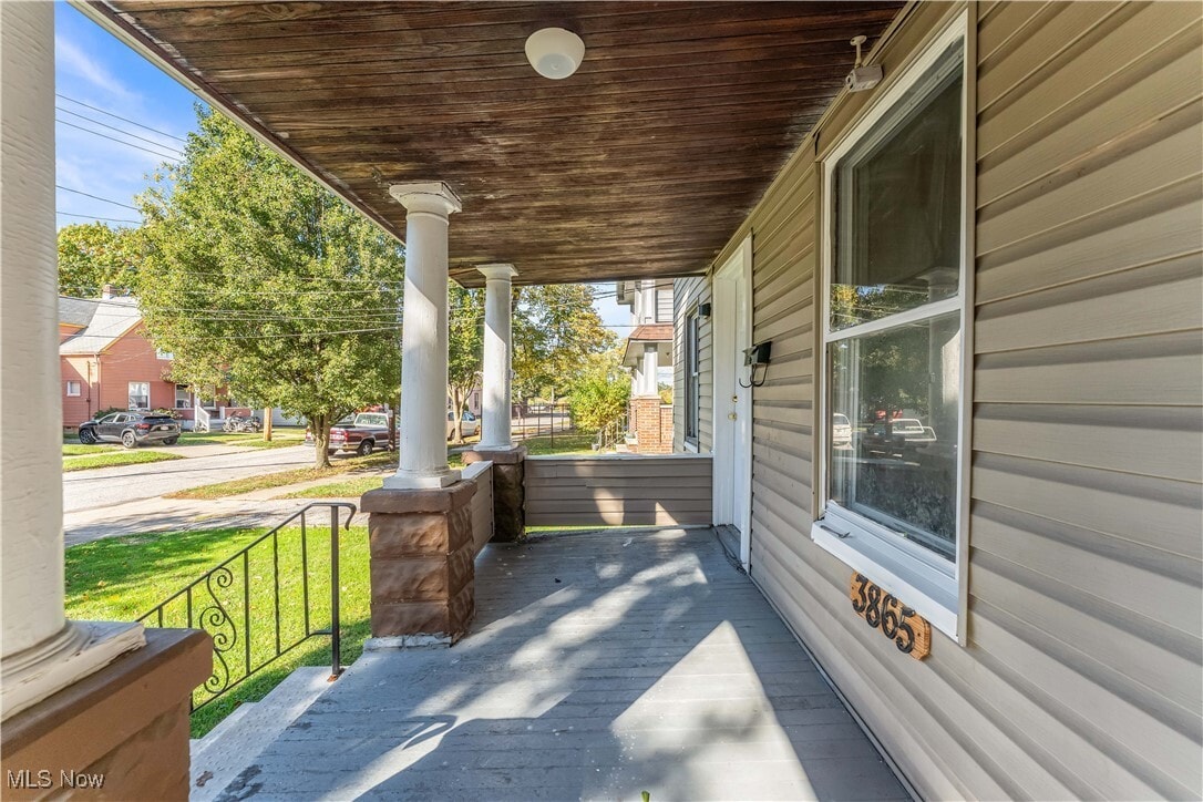 3865 W 16th St Cleveland, OH 44109 – photo 3