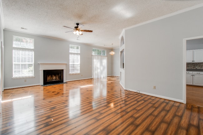 Building Photo - 201 Majestic Dr