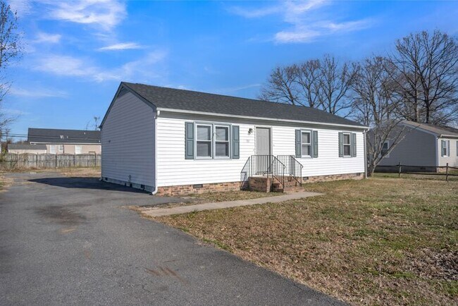 Building Photo - 104 E Huntsman Rd