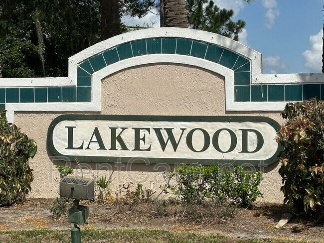 Building Photo - 13959 Timberland Dr