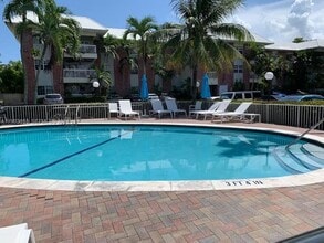 Building Photo - 2426 SE 17th St