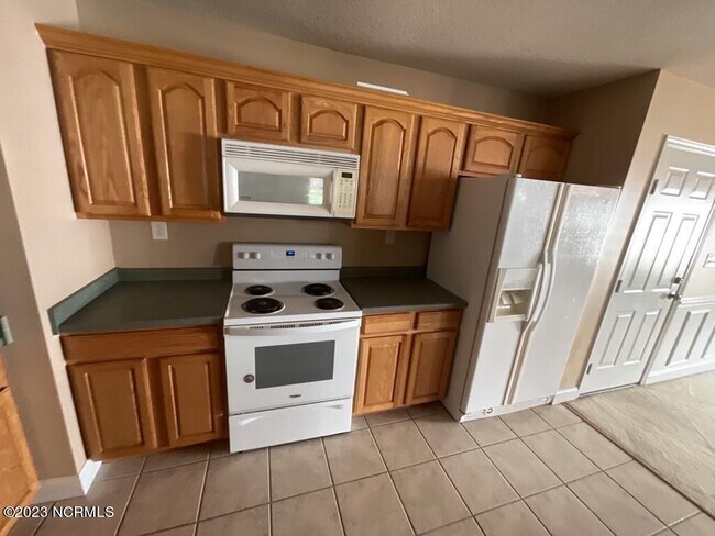 Building Photo - 222 Lee Rogers Rd