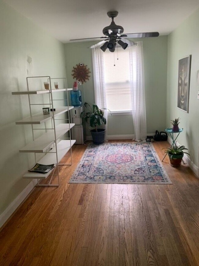 Foto del edificio - Beautiful 2-Bedroom Parkville Townhome wit...