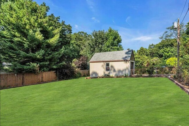 Building Photo - 402 Ryders Ln