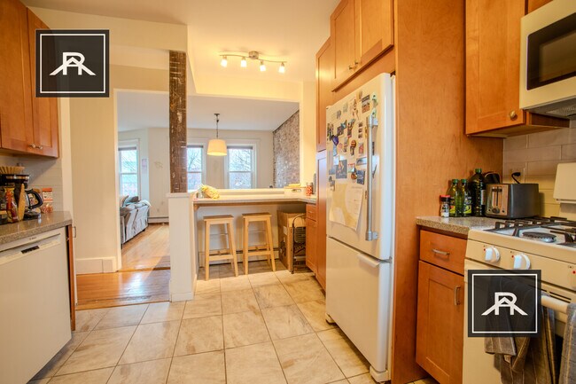 Foto del edificio - 256 Aspinwall Ave