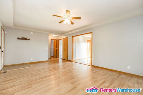 Building Photo - 3 Bed 3 Bath in Kearney, MO!  Available 6/...