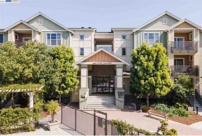 Building Photo - 4463 Hyde Cmn