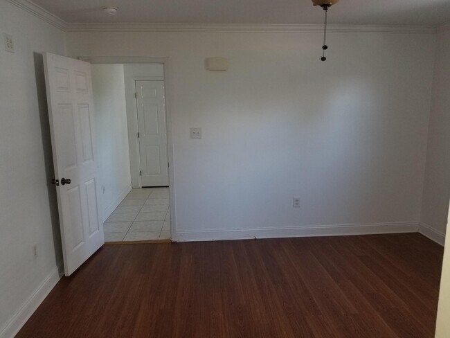 Dormitorio - 1025 General Taylor St