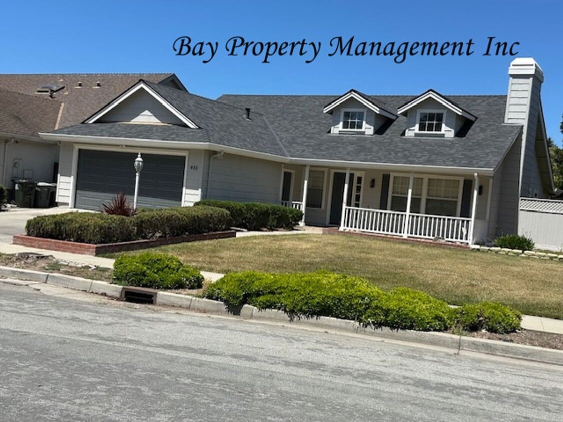 Primary Photo - Nicely Updated 3 bedroom, 2 bath Home in t...