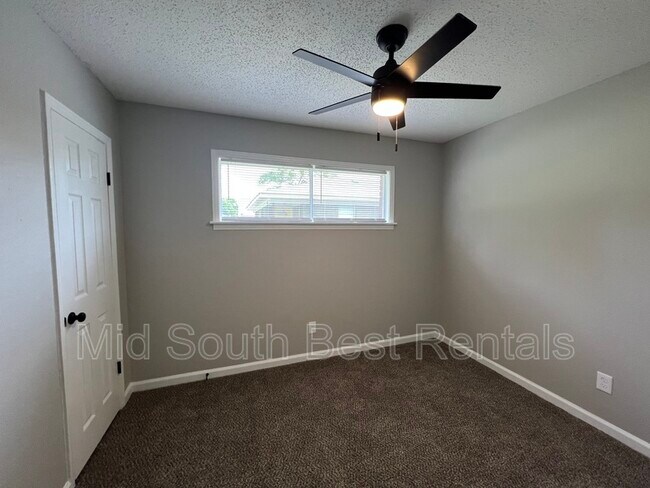 Foto del edificio - 1787 Tampa Cove