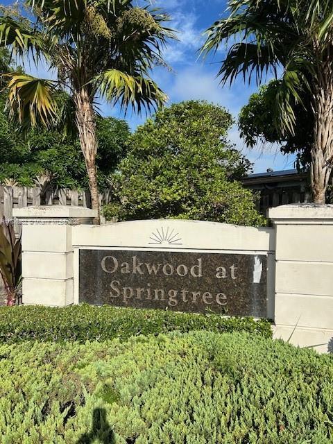 Foto principal - 9604 NW 49th St