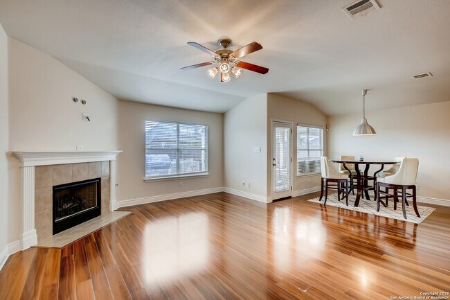 Foto del edificio - 14830 Wyoming Pass